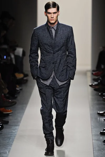Look 3